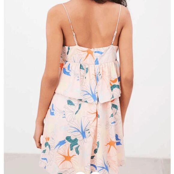 Alice + Urban Outfitters Women's Heaven Ruffle Dress size 4 - Picture 3 of 9